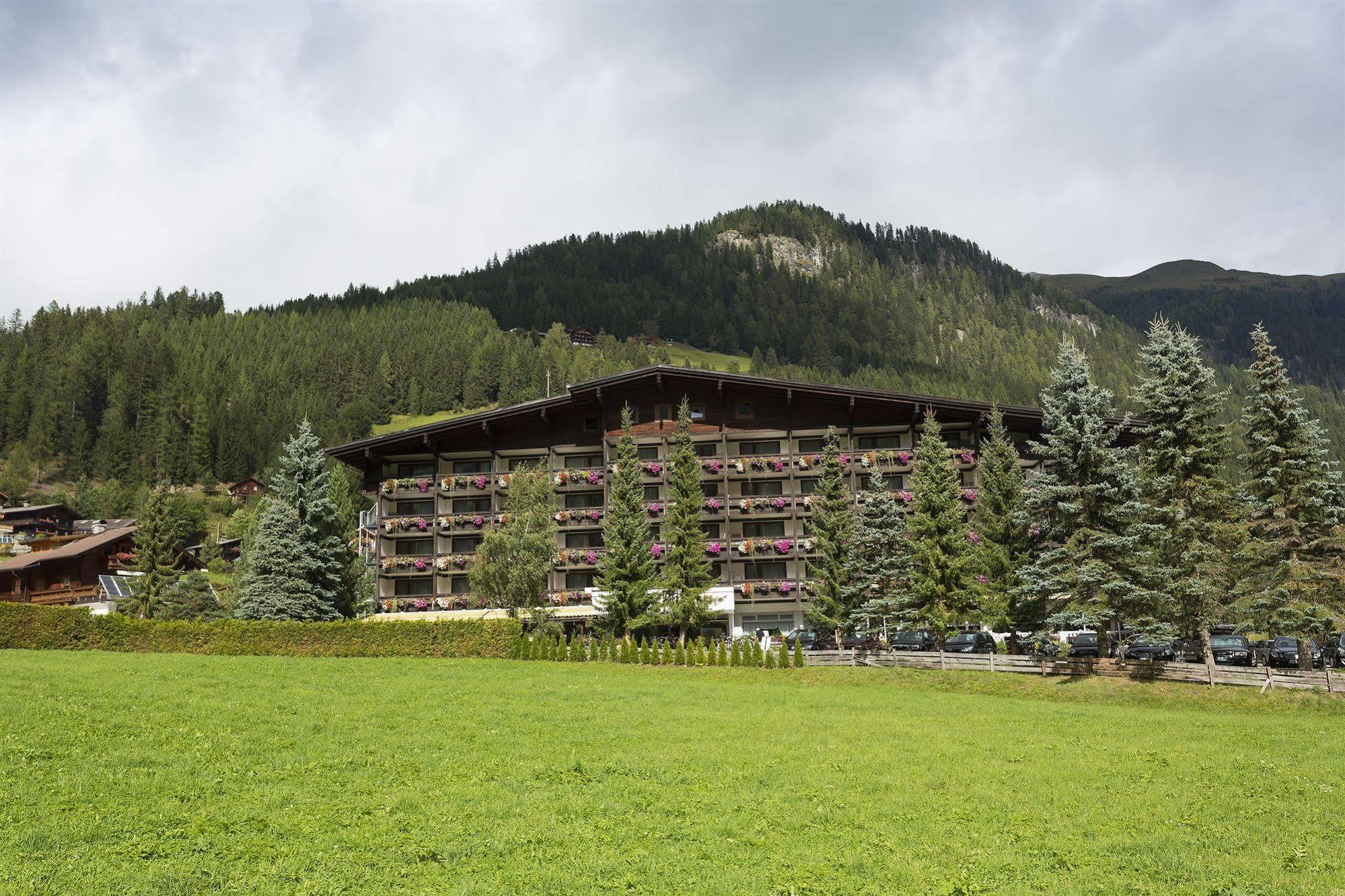 Hotel Alpenhof St Jakob in Defereggen Eksteriør billede